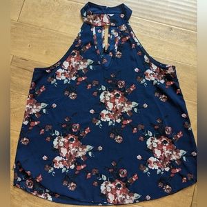 Sleeveless floral key hole top